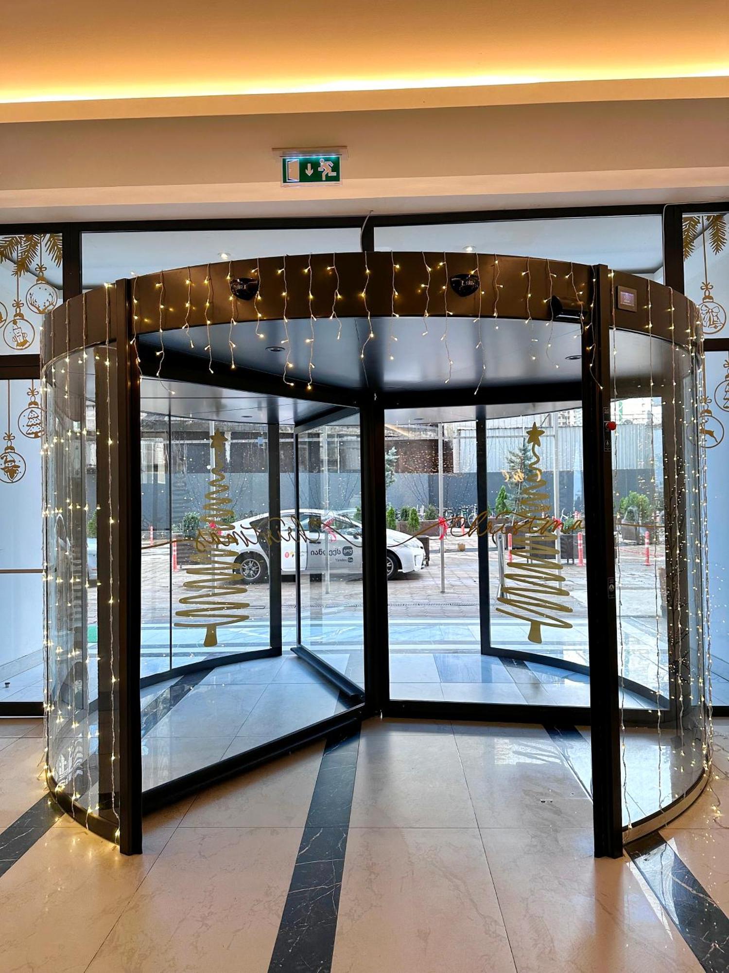Best Location Apartments In Батуми Экстерьер фото