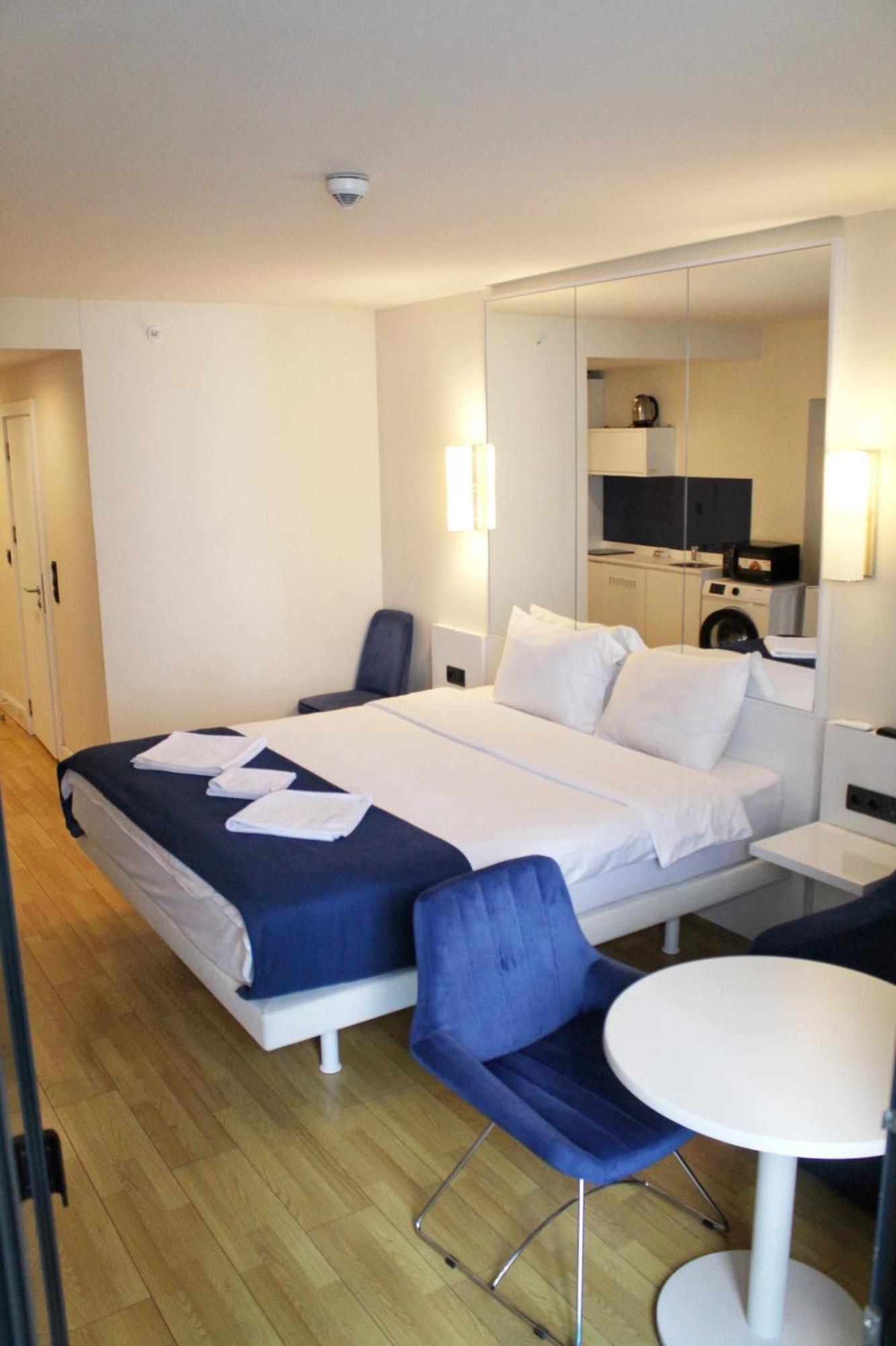 Best Location Apartments In Батуми Экстерьер фото