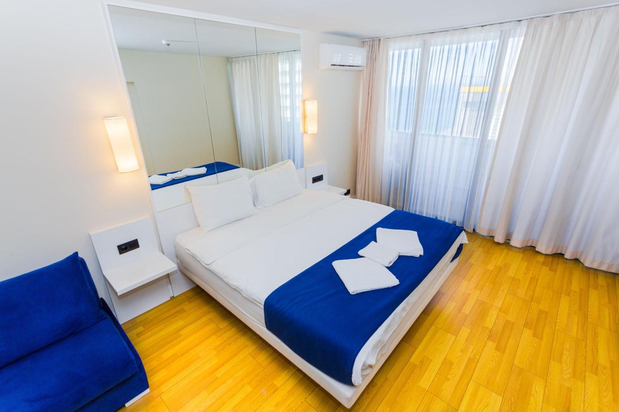 Best Location Apartments In Батуми Экстерьер фото