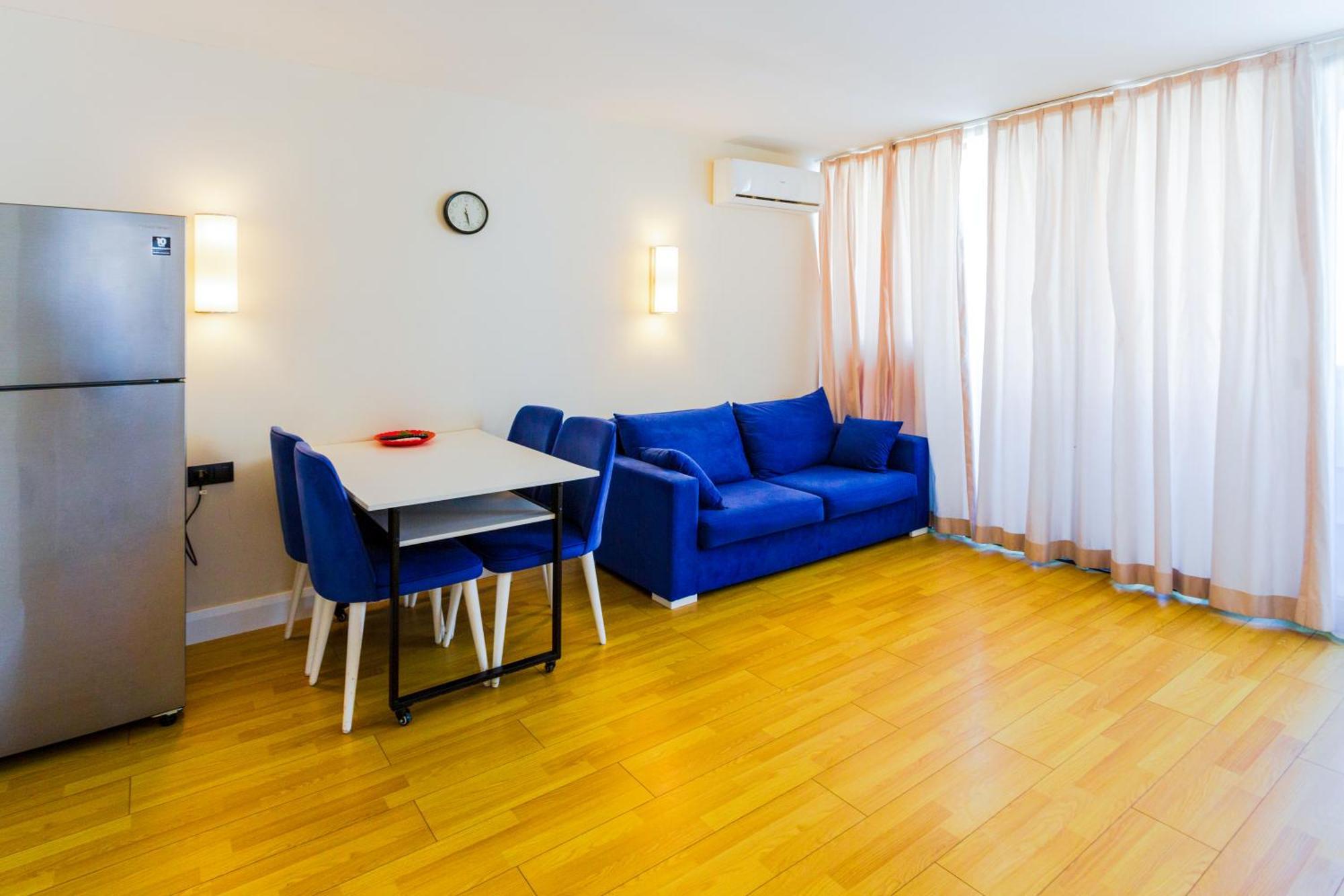 Best Location Apartments In Батуми Экстерьер фото